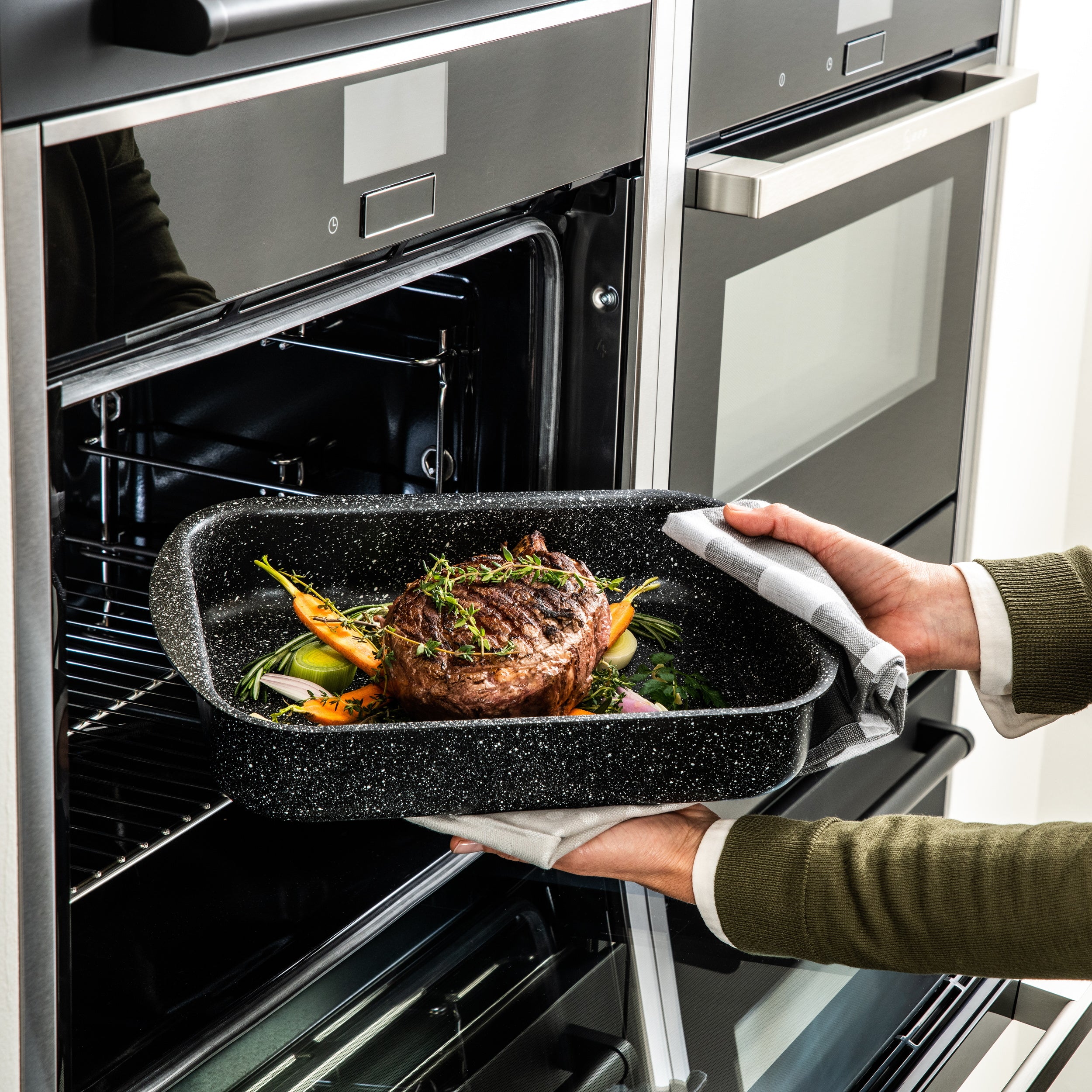 Black Marble Serie - Aluminium Roasting Tin - 35cm