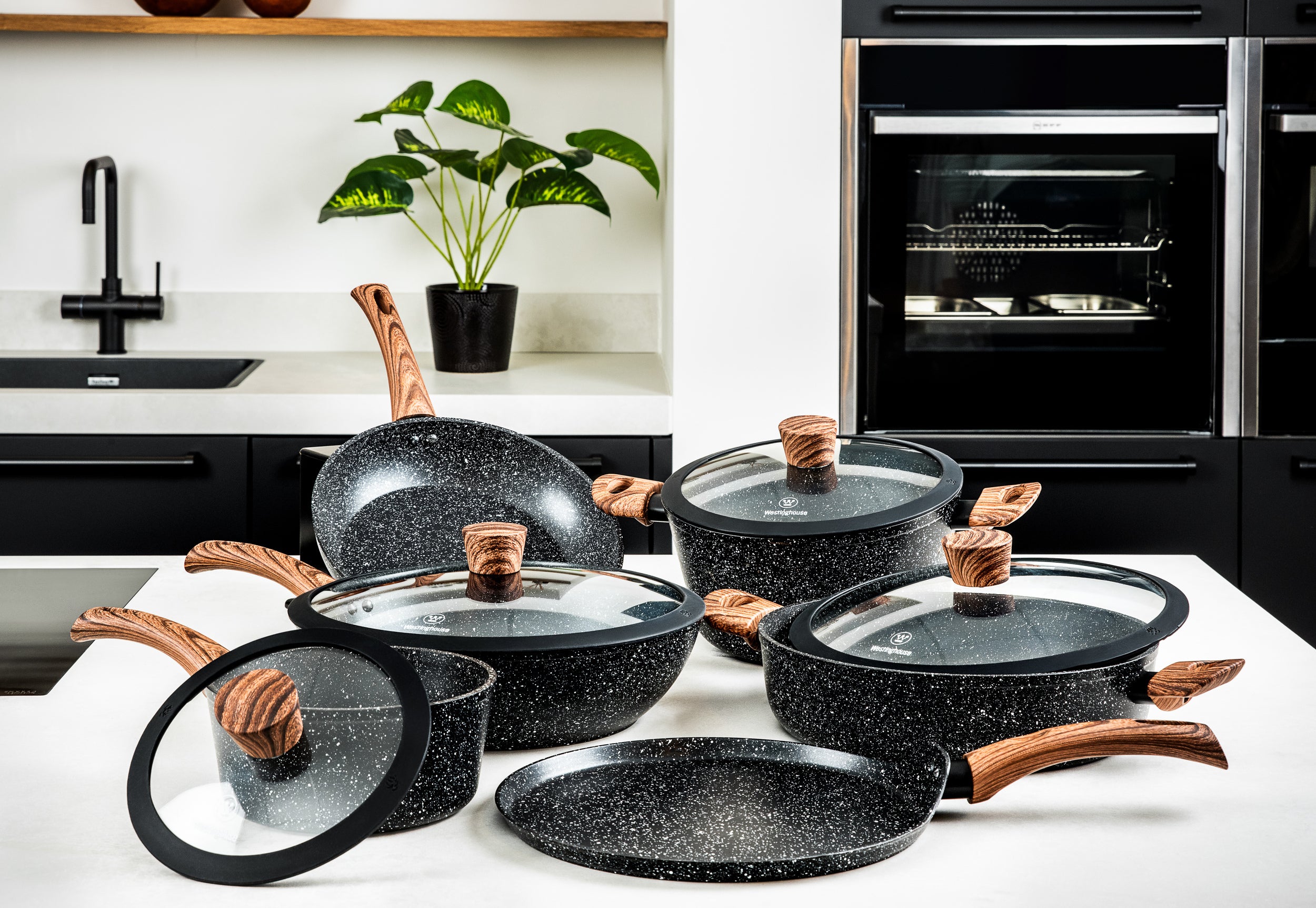 Westinghouse Padella per salse con coperchio 18 cm - Legno Marmo Nero